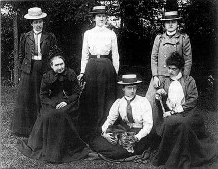 Mrs Henry Bull and her remaining unmarried daughters